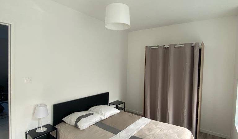Chambre parentale de l’appartement T3 Brest, par Nestia