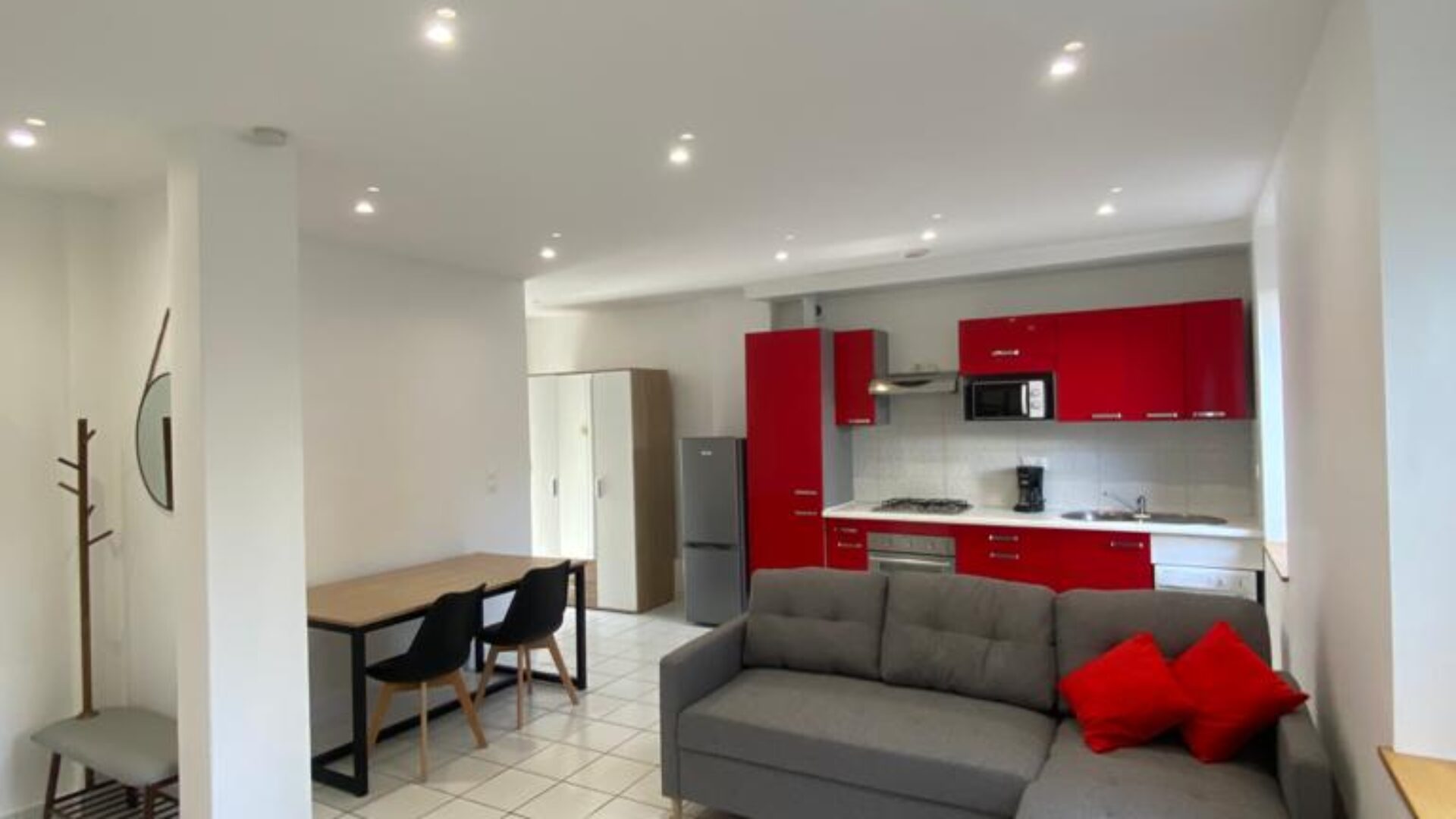 Salon de l’appartement T3 Brest, par Nestia