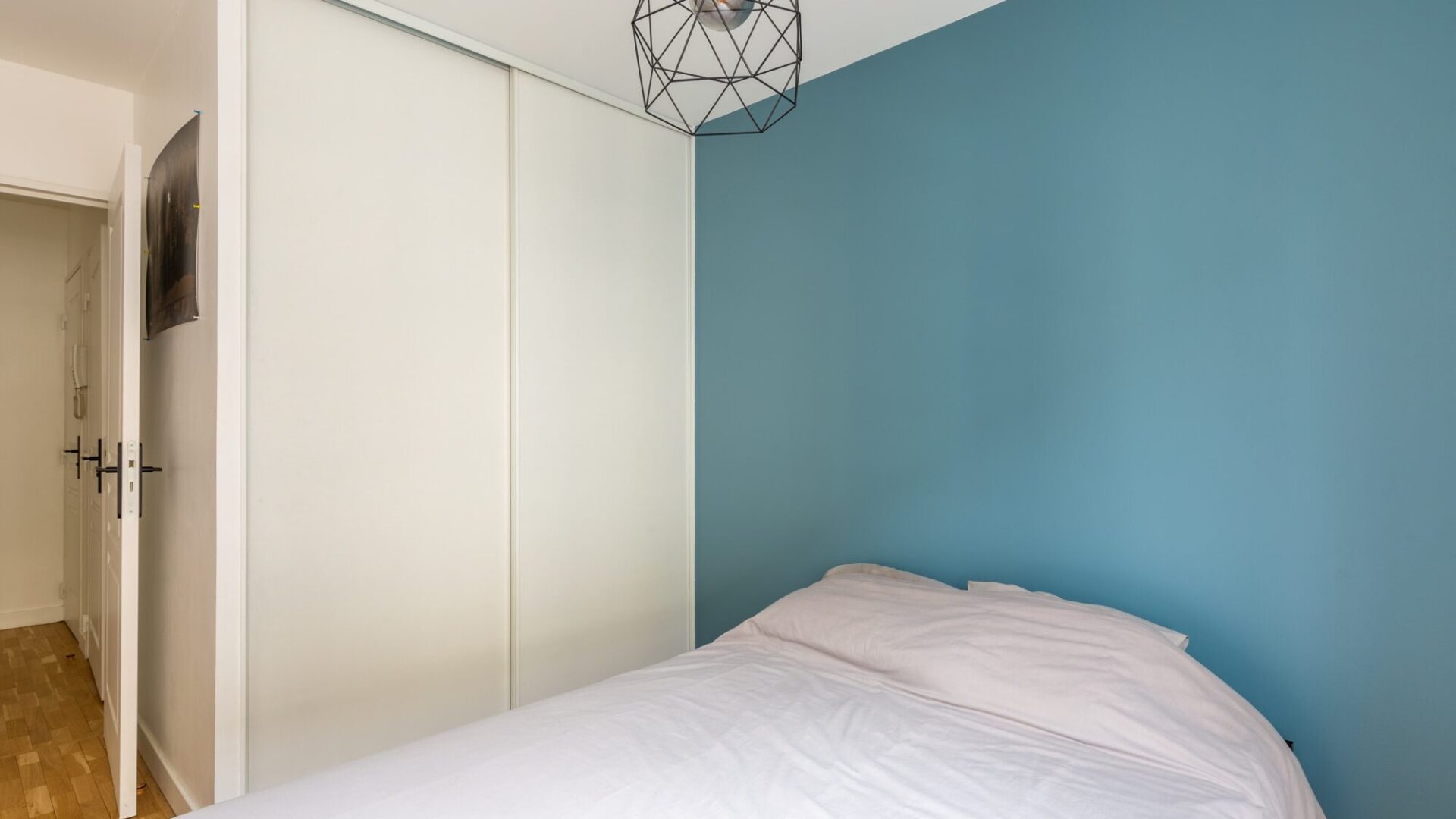 Chambre de l’appartement T2 à Lyon 7, par Nestia