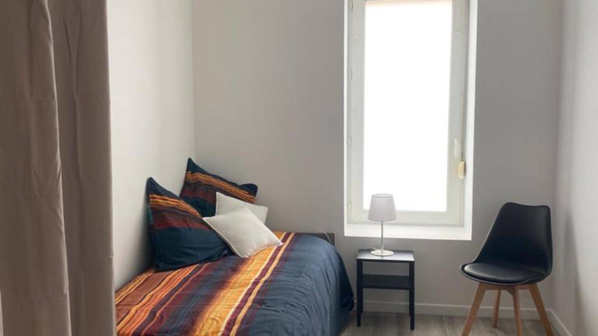 Chambre de l’appartement T3 Brest, par Nestia